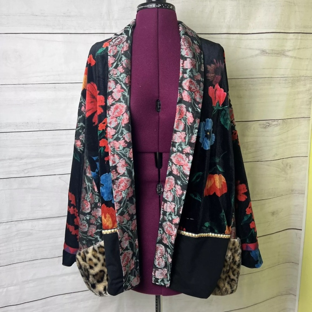 Zara Trafaluc Collection Floral Multicolor Bohemian Kimono Shawl Jacket Size M